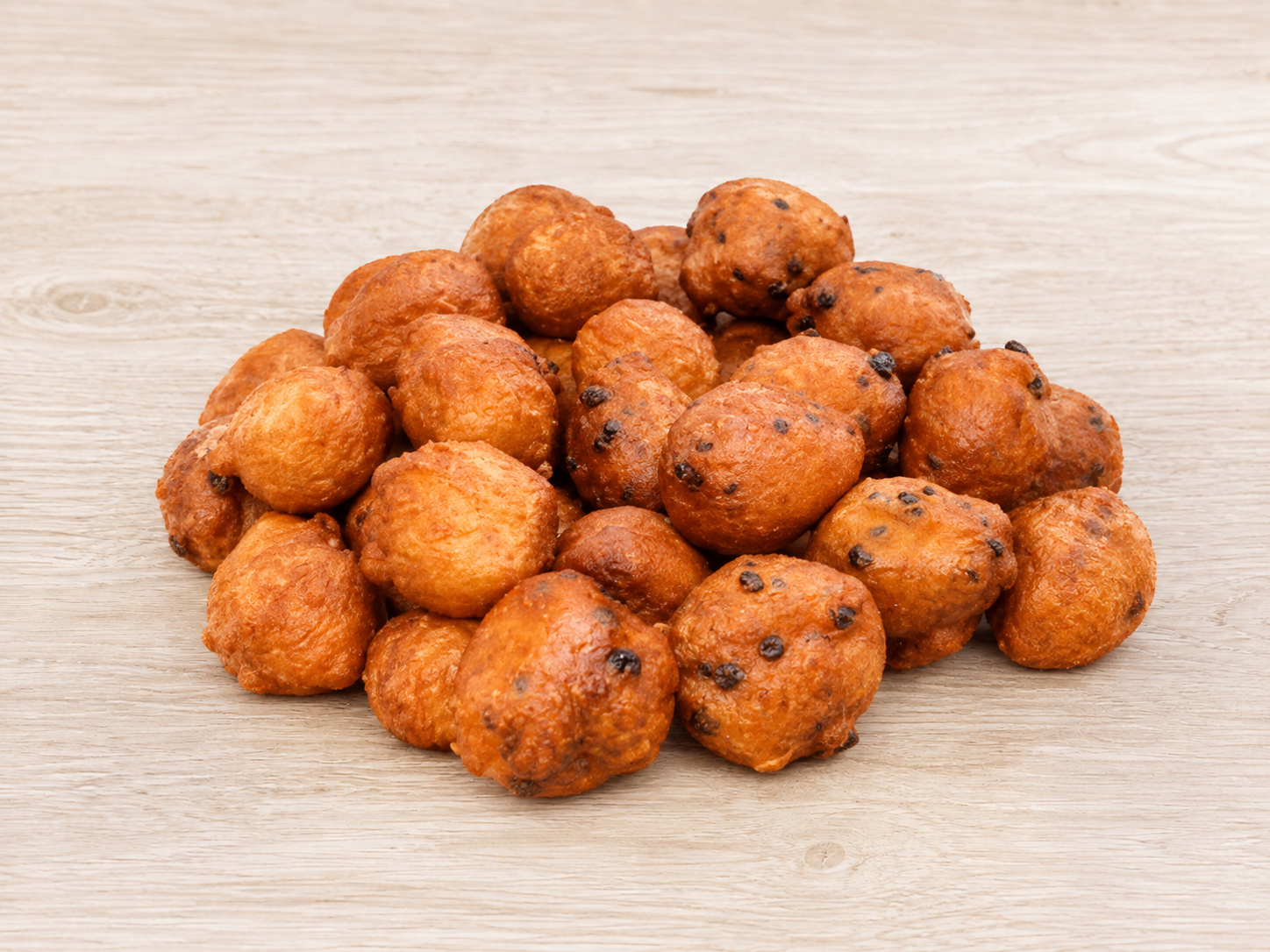 ChatGPT Image Sep 9, 2026, 03_55_46 PM Oliebollen met rozijnen en krenten (10 stk.) - Afbeelding 1